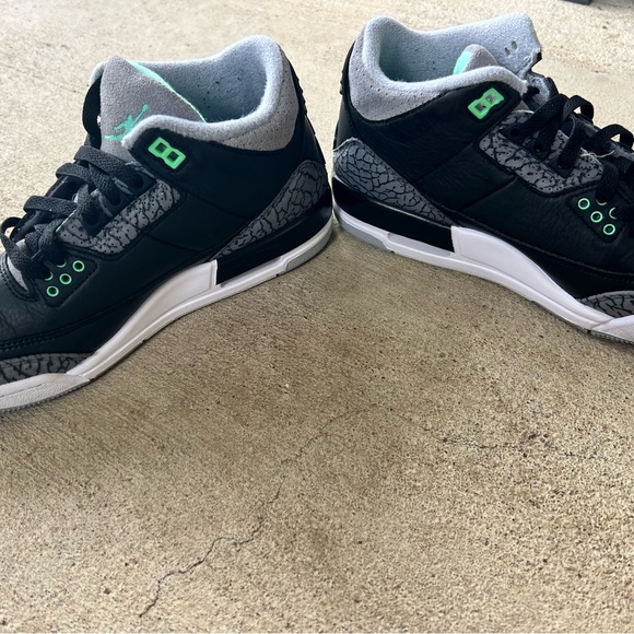 Air Jordan 3 Retro "Green Glow" size 5.5 - Picture 3 of 5